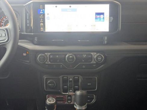 New 2026 Jeep Gladiator Rubicon AWD/4WD image 13