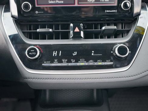 Used 2022 Toyota Corolla SE image 30