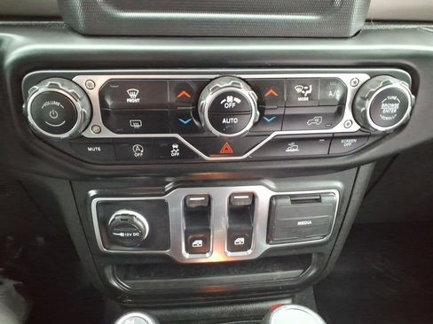 Used 2021 Jeep Wrangler Sport AWD/4WD image 25