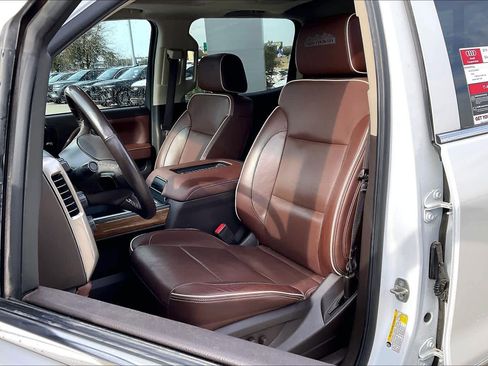 Used 2018 Chevrolet Silverado 1500 High Country image 7