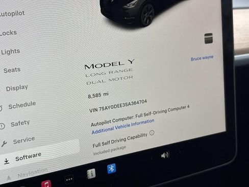 Used 2025 Tesla Model Y Long Range image 36