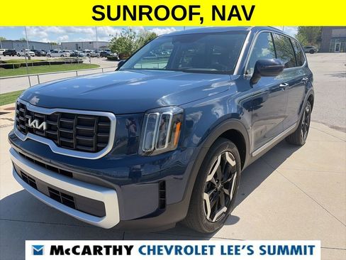 Used 2025 Kia Telluride S FWD image 4