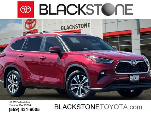 Used 2023 Toyota Highlander XLE FWD image 1