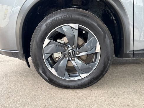 Used 2024 Nissan Rogue SV AWD/4WD image 20
