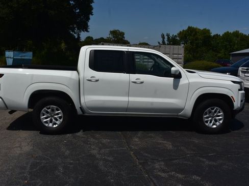 Used 2024 Nissan Frontier SV RWD image 4