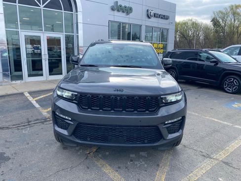 Used 2025 Jeep Grand Cherokee Limited w/ Luxury Tech Group II AWD/4WD image 92