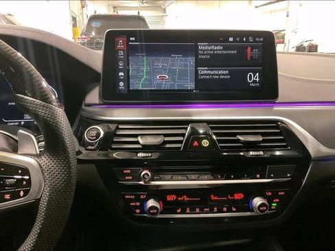 Used 2023 BMW M550i xDrive image 6