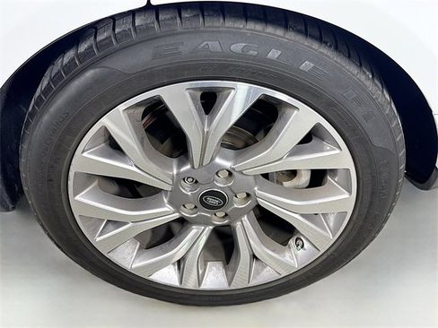 Used 2019 Land Rover Range Rover Long Wheelbase Supercharged image 33