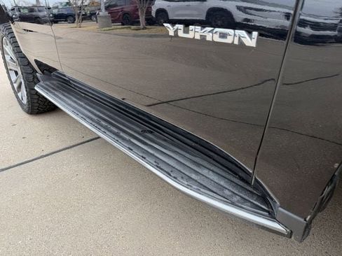 Used 2017 GMC Yukon SLE w/ SLE Value Package image 9