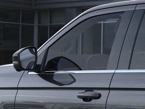 New 2025 Ford Expedition Active image 20