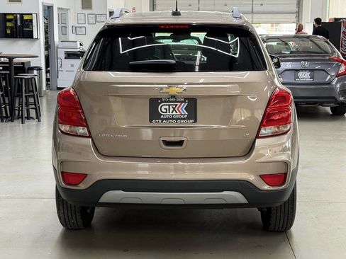 Used 2018 Chevrolet Trax LT w/ LT Convenience Package image 7