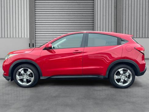 Used 2018 Honda HR-V LX image 2