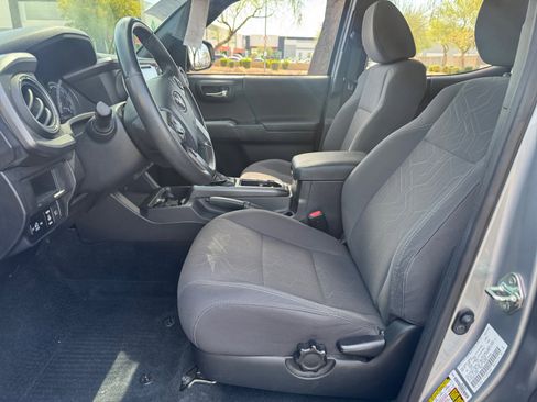 Used 2018 Toyota Tacoma TRD Off-Road image 14