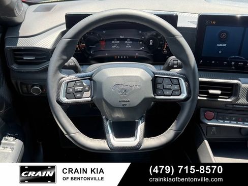 Used 2025 Ford Mustang Coupe RWD image 13
