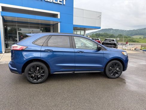Used 2024 Ford Edge SE w/ Black Appearance Package AWD/4WD image 3