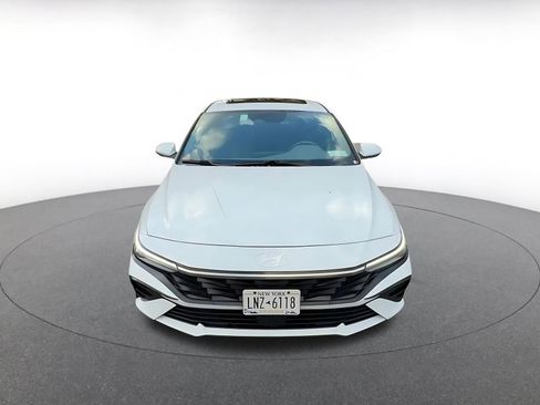 Used 2025 Hyundai Elantra SEL image 4