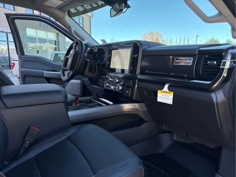 New 2026 Ford F250 Lariat w/ Black Appearance Package image 24