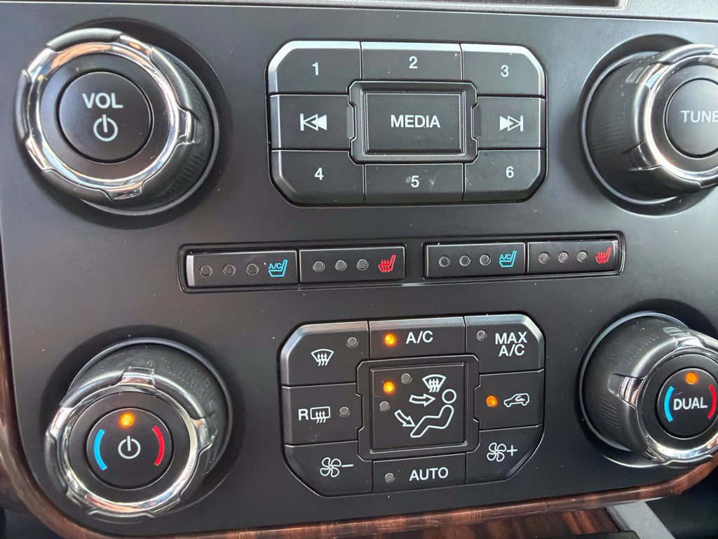 Used 2016 Ford Expedition Platinum AWD/4WD image 23