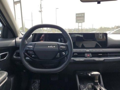 Used 2025 Kia K4 EX image 13