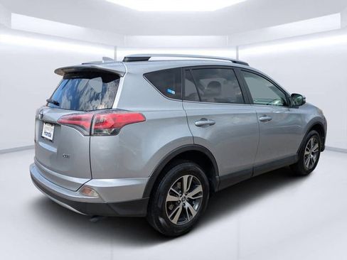 Used 2018 Toyota RAV4 XLE FWD image 3