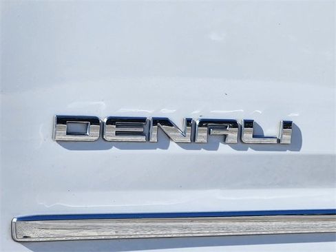 Used 2019 GMC Yukon Denali w/ Denali Ultimate Package image 8