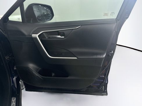 Used 2021 Toyota RAV4 Limited image 33