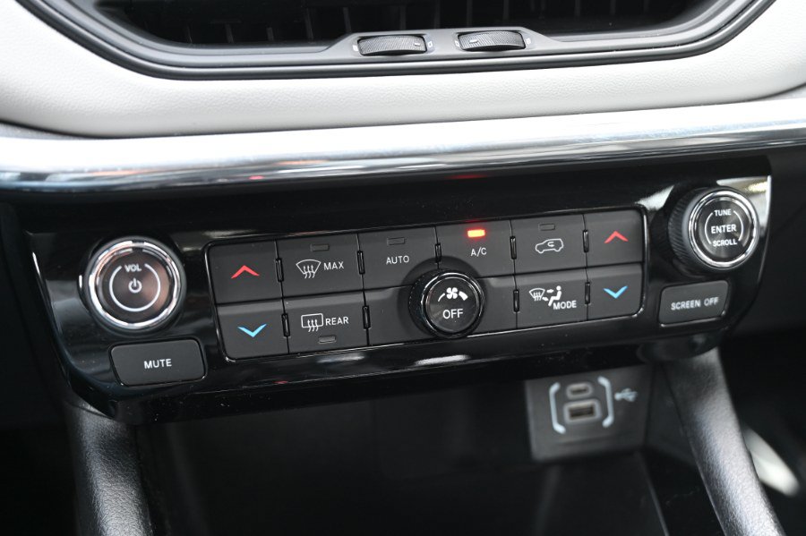 Used 2024 Jeep Compass Limited AWD/4WD image 27