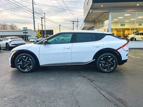 New 2025 Kia EV6 Wind image 8
