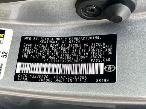 Used 2024 Toyota Camry SE image 31