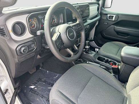 Used 2024 Jeep Wrangler Unlimited Sport AWD/4WD image 24