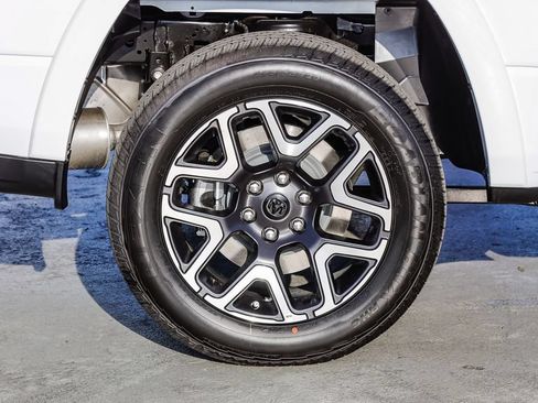New 2026 RAM 1500 Laramie RWD image 12