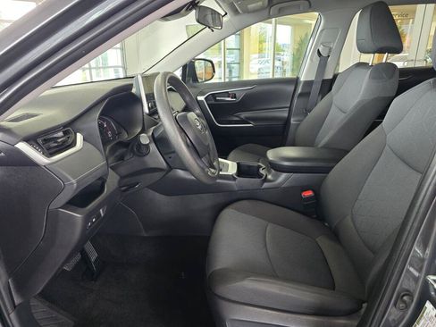 Used 2025 Toyota RAV4 XLE AWD/4WD image 18