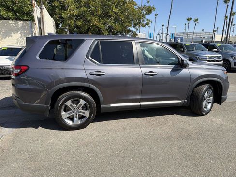 Used 2023 Honda Pilot EX-L image 3