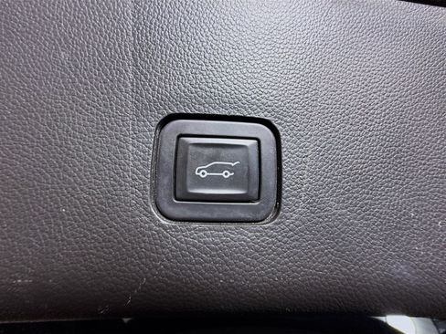 Used 2019 Chevrolet Traverse LT FWD image 43