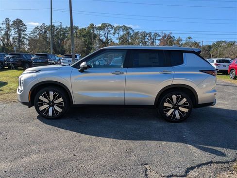 New 2026 Mitsubishi Outlander SE image 7
