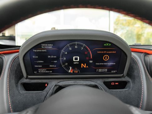Used 2020 McLaren 720S Performance RWD image 24