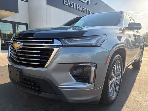 Used 2023 Chevrolet Traverse Premier image 11