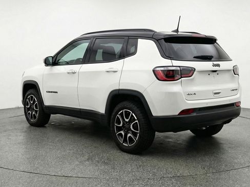 Used 2025 Jeep Compass Trailhawk AWD/4WD image 6