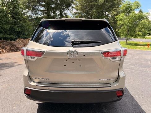 Used 2014 Toyota Highlander Limited AWD/4WD image 6