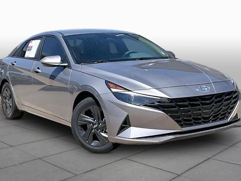 Used 2022 Hyundai Elantra SEL FWD image 5