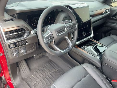 Used 2025 GMC Yukon Denali w/ Sun & Power Step Package image 4