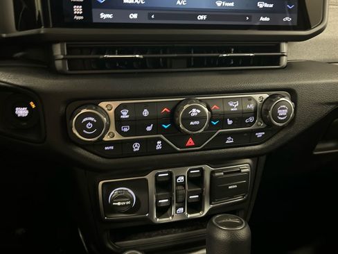 New 2026 Jeep Gladiator Sport image 23