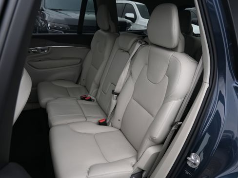 Used 2024 Volvo XC90 B6 Plus AWD/4WD image 32