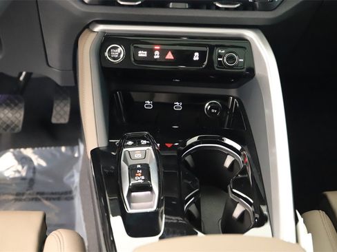 New 2025 Audi Q5 Prestige image 21