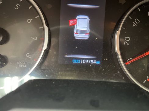 Used 2020 Toyota RAV4 XLE Premium FWD image 11