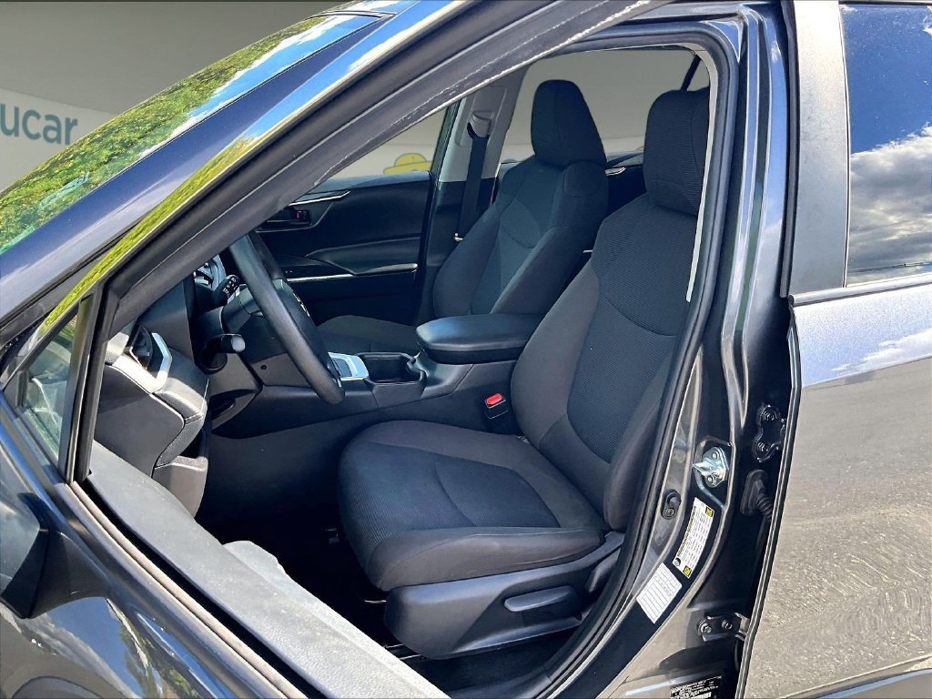 Used 2025 Toyota RAV4 LE AWD/4WD image 10