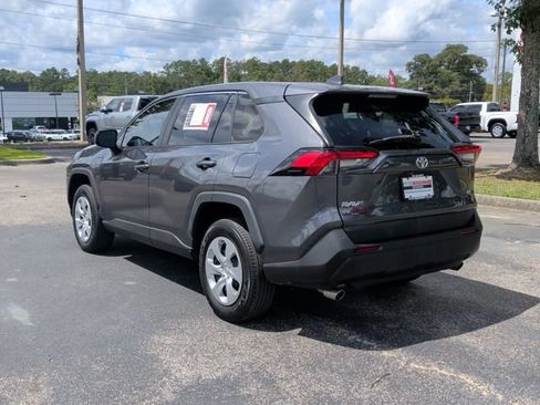 Used 2023 Toyota RAV4 LE FWD image 4