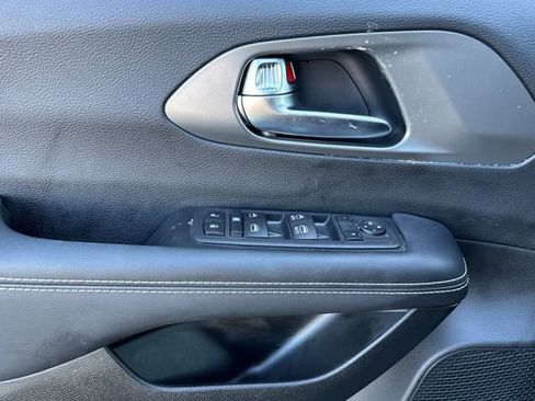 New 2025 Chrysler Voyager LX image 11