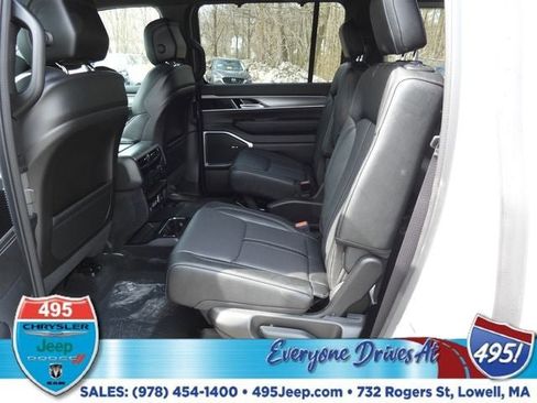 New 2026 Jeep Grand Wagoneer Limited w/ Convenience Group I AWD/4WD image 16
