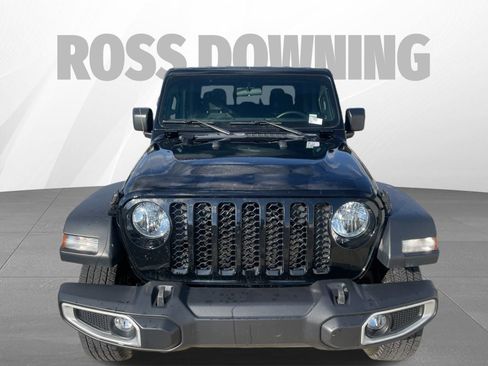 Used 2023 Jeep Gladiator Sport image 2